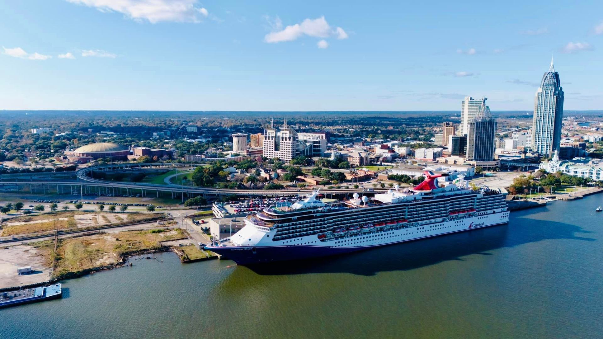 Mobile Alabama Skyline - Cityscape with cruise ship and waterfront